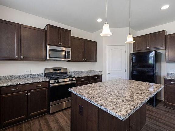 2nd image of 303 Chestnut Oak Pl