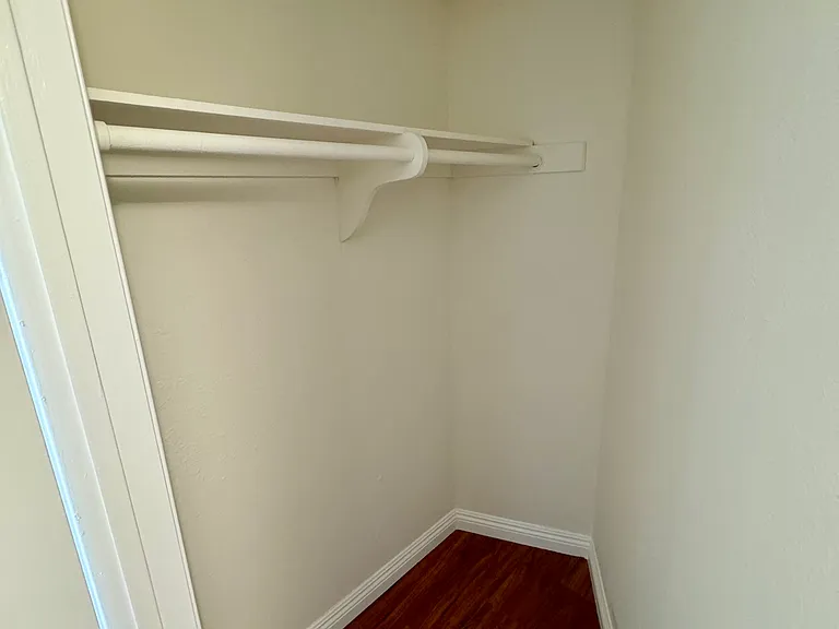 1523 E Windsor Rd #105B — Photo 15