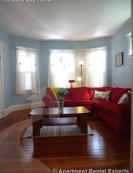 16 Aberdeen Rd — Photo 1