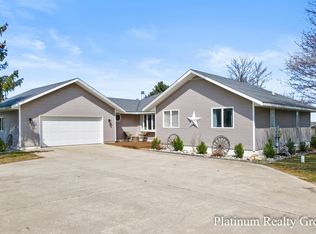 4834 W Elizabeth Dr, Shelby, MI 49455