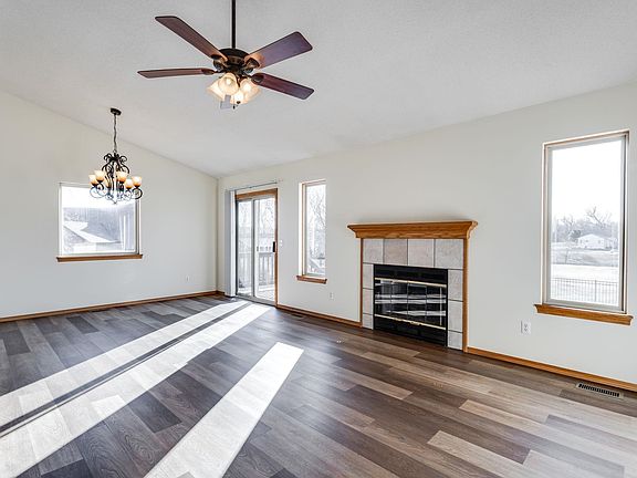4th image of 727 Chukker Ln