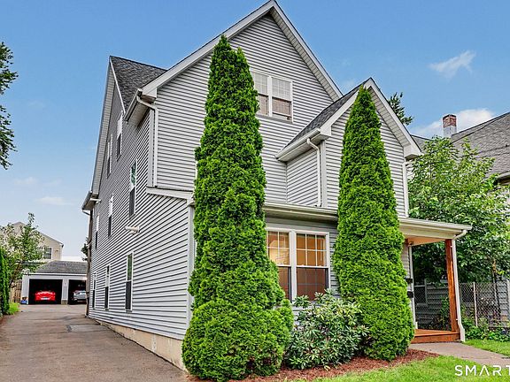 2nd image of 863-865 Brewster Street