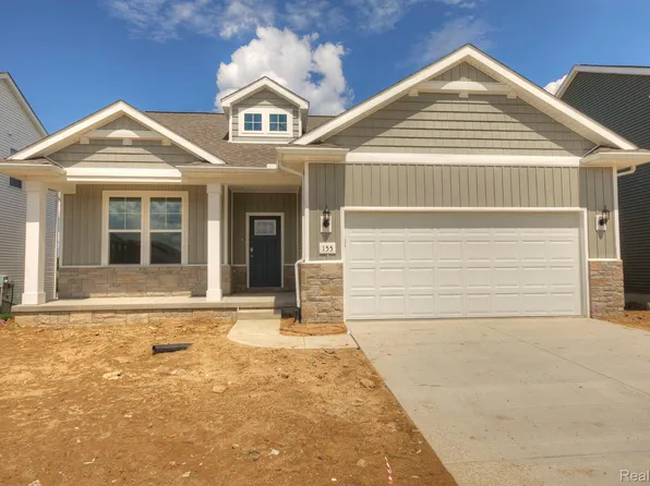 2121 Dabate Dr, Howell, MI 48843