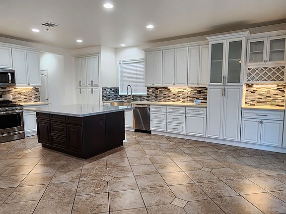 5th image of 16825 Maidstone Ln