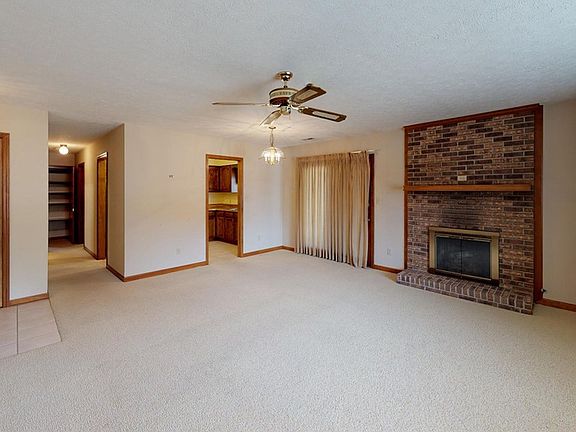 4th image of 3000 Sterling Ct