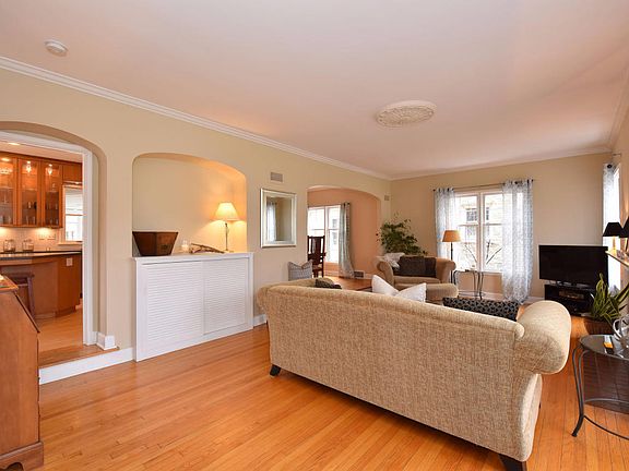 3rd image of 6060 N Kent Ave