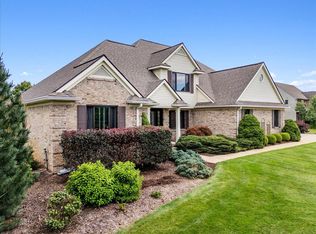 9316 Mockingbird Ln, Saline, MI