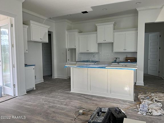 2nd image of 204 Capetown Ave