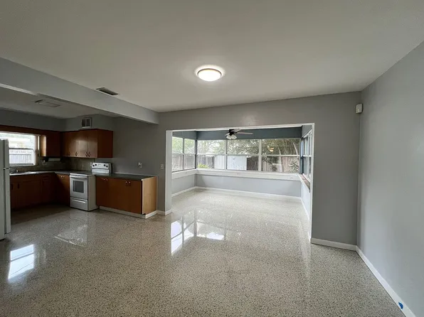 9973 108th St, Seminole, FL 33772