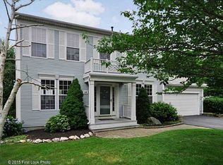 44 Wintergreen Dr, Middletown, RI 02842