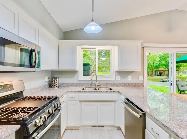 7 Shady Way #B, Circle Pines, MN 55014