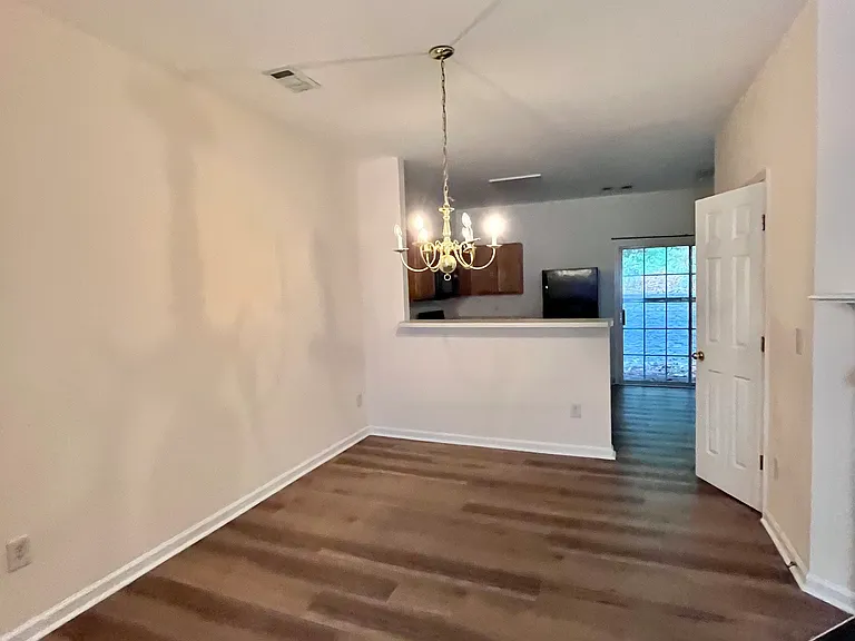 905 Redwood Dr — Photo 7