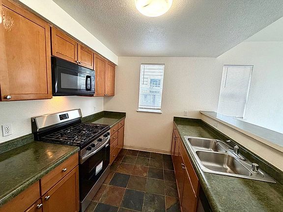 5th image of 2941 Chavez Ln