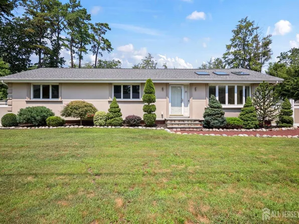 25 Maple St, Spotswood, NJ 08884
