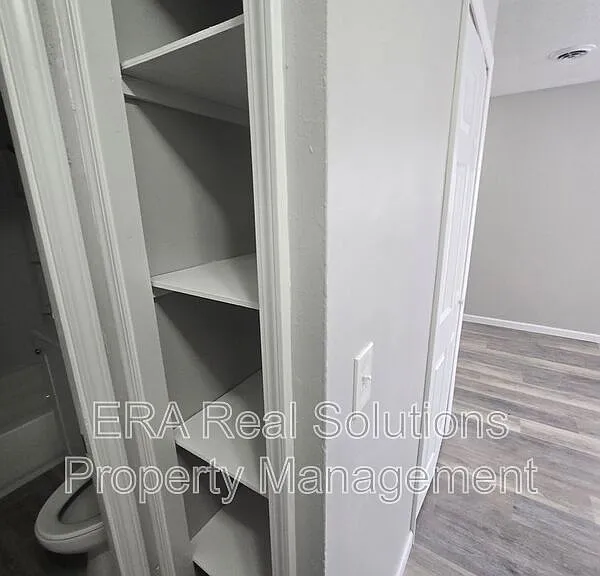 944 Leona Ave — Photo 11
