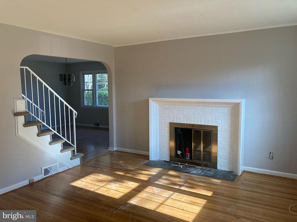 2nd image of 1164 New Pear St