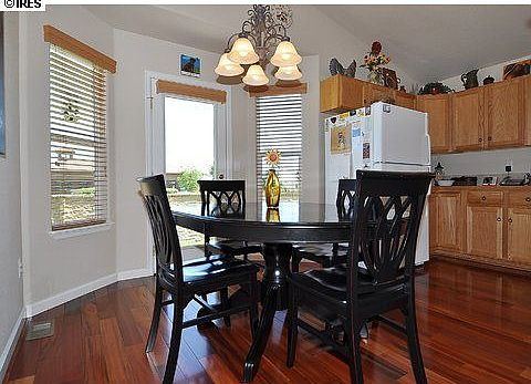 4th image of 1417 Boardwalk Dr