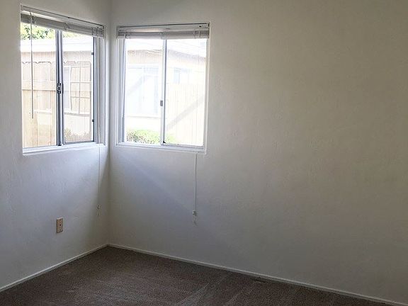 4th image of 4105 Ingraham St
