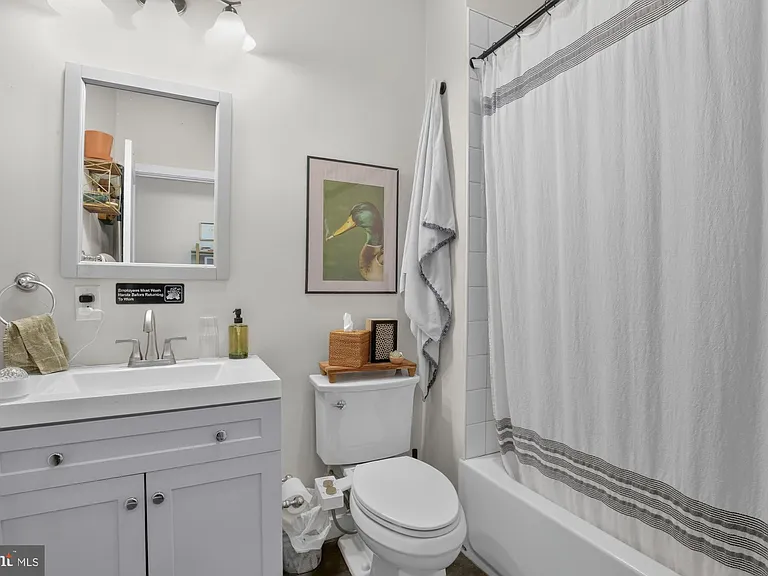 2045 Trenton Ave — Photo 16