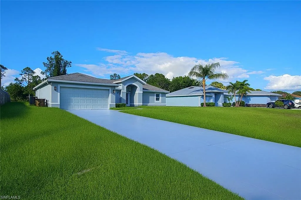 3 bed, 2.0 bath, 1639 sqft, $1,950 — Photo 1