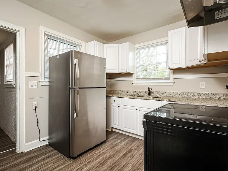 566449_023_kitchen_13556964.jpg