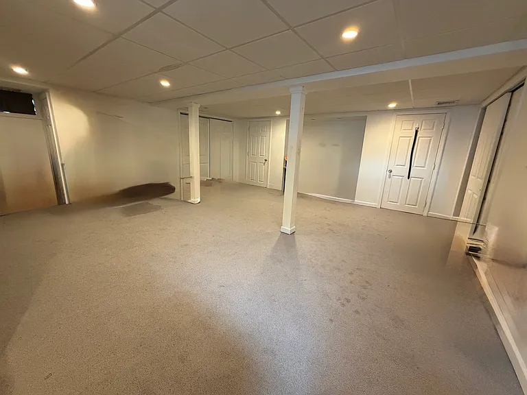 748 Leslie Ln — Photo 12