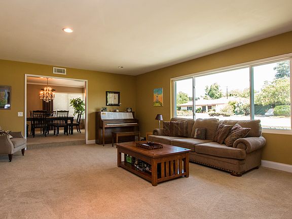 5th image of 336 Teasdale Dr