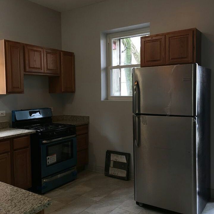 2nd image of 1015 W Garfield Blvd #2