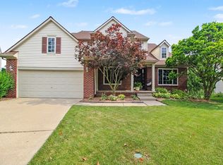 1974 Harley Ct, Ann Arbor, MI 48103