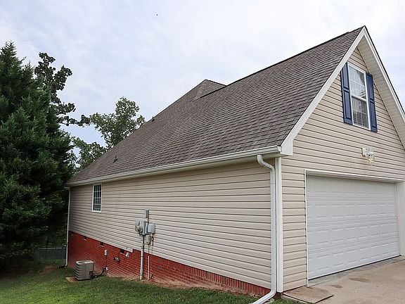 4th image of 6874 Bucksland Dr