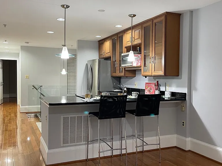 449 New Jersey Ave SE #B — Photo 5
