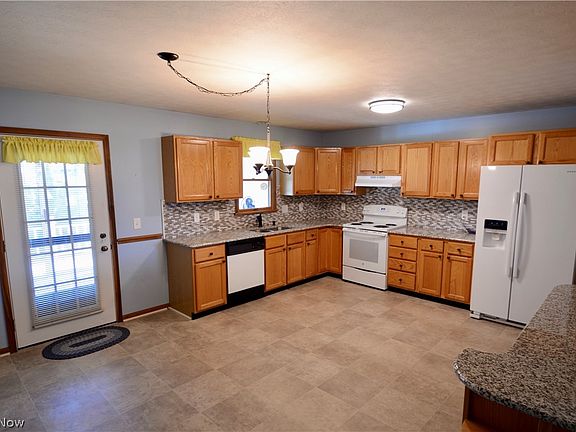 5th image of 3313 Starwick Dr