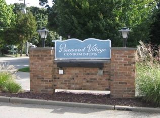 212 Pinewood Dr #22, Plymouth, MI 48170