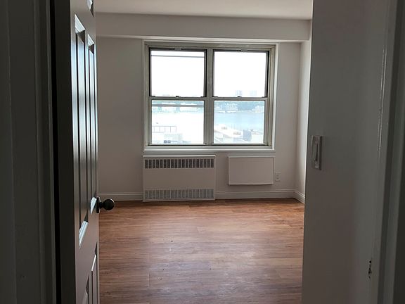3rd image of 747 10th Ave APT 18B