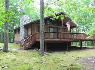 59 Cherokee Ln, Lakeville, PA 18438