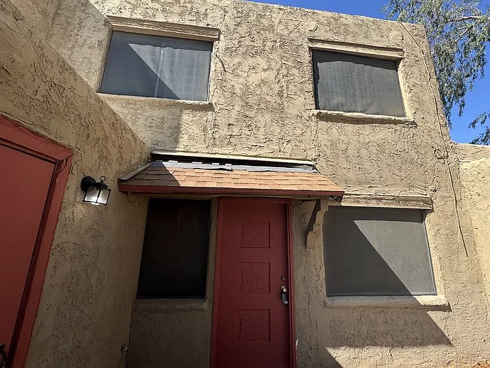 2 bed, 1.0 bath, 924 sqft, $1,295 — Photo 2