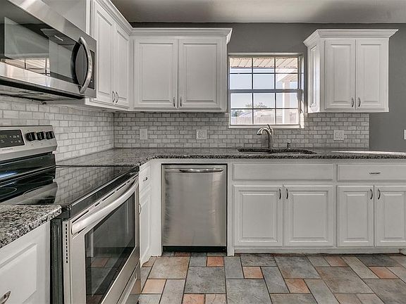 4th image of 4848 SE 41st St