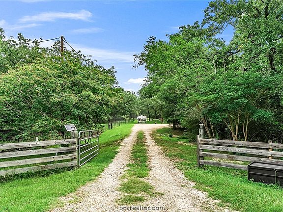 3rd image of 4684 County Road 152