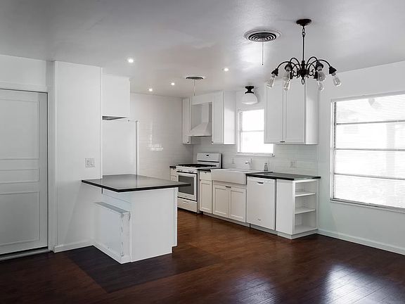 5th image of 11507 Whitewing Ave