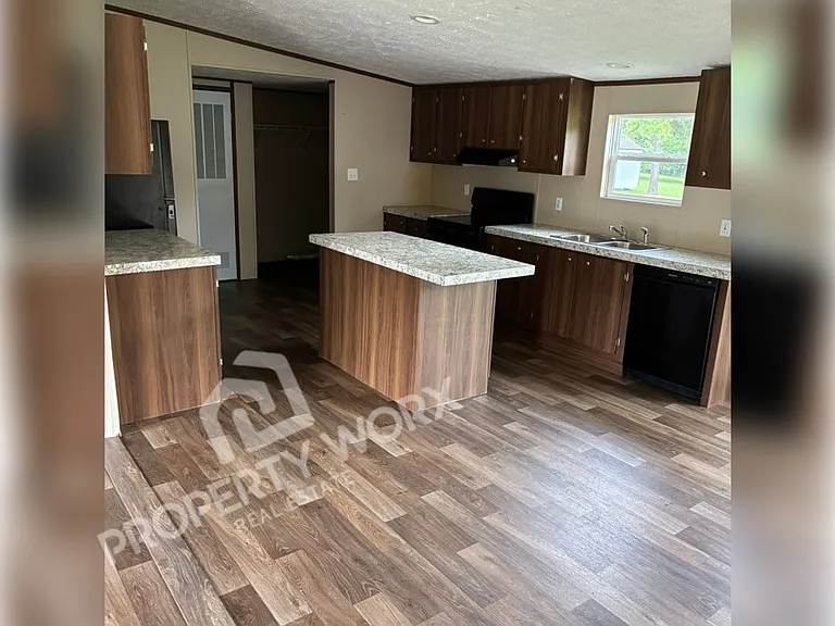 4815 Mike Ln — Photo 2