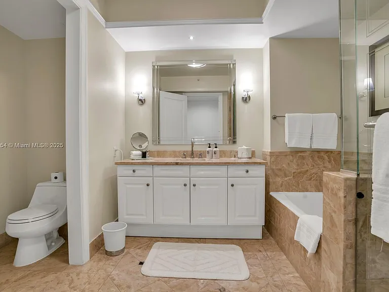 1435 Brickell Ave #3607 — Photo 20
