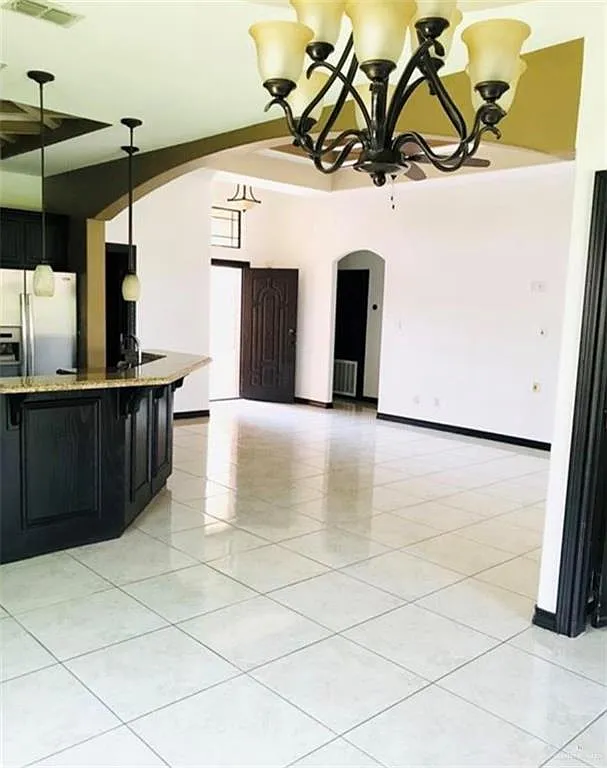 3 bed, 2.0 bath, 1482 sqft, $1,900 — Photo 3