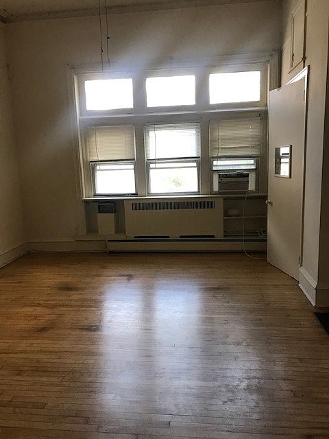 1st image of 2206 Walnut St APT 2F