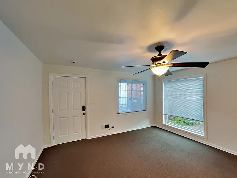 2048 81st Ave — Photo 4