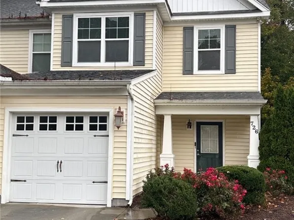 726 Albertine Ct, Chesapeake, VA 23320