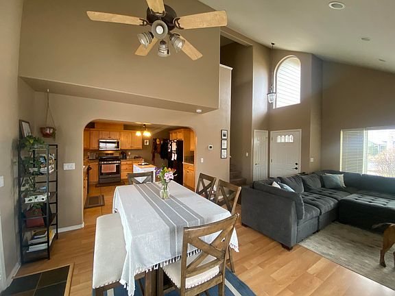 5th image of 1310 NE Tucson Way