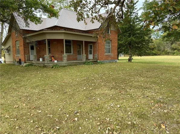 45610 E State Route B, Creighton, MO 64739