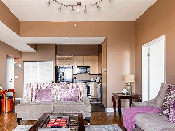 3rd image of 388 E Ocean Blvd Unit 808