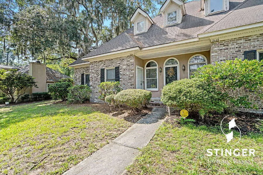 3 Bed / 2 Bath Home For Rent in Beaufort! — Photo 2