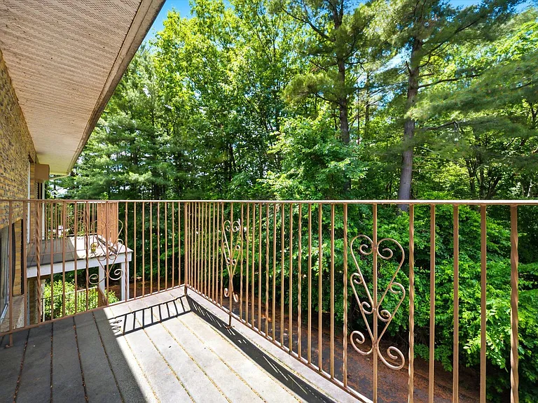 379 Huse Rd #27 — Photo 4